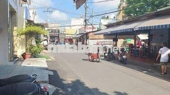 NHÀ CẤP 4, DT 4+20 KHU BUÔN BÁN SẦM UẤT