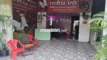 Cần bán gấp, mặt tiền 80m2, 2 phòng ngủ, Quốc lộ 50, Bình Chánh
