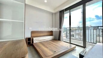 Căn hộ full nội thất ban công thoáng mát Trần Hưng Đạo Quận 1