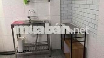 Nhà cho thuê nguyên căn, 1 lầu đúc, cách 1 căn ra mặt tiền. DT 20m2