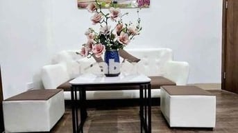 Gấp, bán căn hộ 55m2 ccmn tầng 4 phố Phạm ngọc Thạch 2 ngủ thang máy .