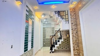 Nhà hxm nguyễn thị minh khai 3 lầu 5 phòng 3 wc 6 tỷ 8