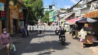Nhà cấp 4 MT Hồ Văn Long giá 9,3 tỷ thuận tiện kinh doanh