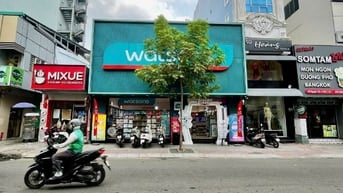 Mặt tiền 214B Nguyễn Trãi, Q.1; 210m2 (9.8x23); HĐT 270Tr/Th - 90 Tỷ
