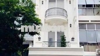 SIÊU PHẨM NHÀ ĐẸP- Cho thuê 228B Nguyễn Hồng Đào. Nhà mới sơn sửa 100%