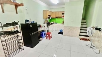 Cho Thuê Nhà Sạch Dt 100m2 1Trệt 2Lầu 3Pn 2Wc Full Nội Thất
