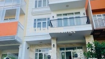 Cho Thuê Nhà Mặt Tiền Khu Biệt Thự Cao Cấp - Có Hầm- 7 x 26 mét