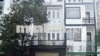 Nhà đường kinh Doanh DT 4,5x20. KC 3,5 tấm vỉa hè rộng
