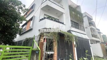 • NHÀ 4 TẤM - 4PN - Q THỦ ĐỨC CŨ • DT 81M2 (GIỮA 5 TOÀ CHUNG CƯ)