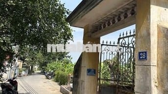Bán gấp đất Tứ Hiệp ô tô đỗ cổng lô góc trung tâm Thanh Trì giá 6.5 tỷ