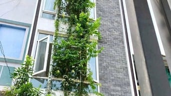 Giảm 800tr , Trung tâm Việt Hưng, 4 tầng dân xây dt 70m2 - 9.x tỷ