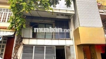 Cho Thuê Nhà Đường 3/2, Quận 10 ( Ngang 6m - 3PN,3WC - Sân Rộng )