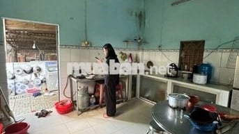 Bán nhà cạnh CHỢ LỘC HƯNG, 5x25=126m2, nhà xây kiên cố, shr, giá 860tr