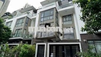 Nhà phố Quận 10, 120m2 khu Hà Đô sang chảnh