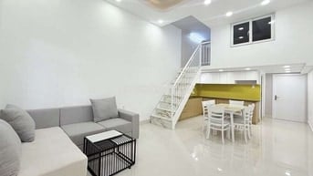 Ngay vòng xoay hàng Xanh, 52m2, 3pn, 2wc, 55m2, 3.8 tỉ, Bình Thạnh.