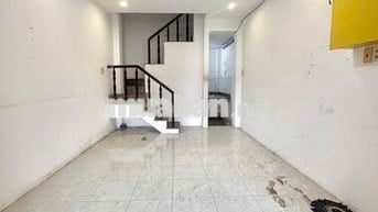 Mặt bằng trệt 2 lầu đường Bờ Hồ Huỳnh Cương chỉ 9 triệu