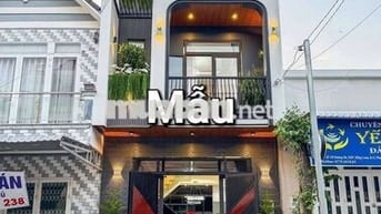 Siêu phẩm nhà lộ xe 16 chỗ đậu thoải mái