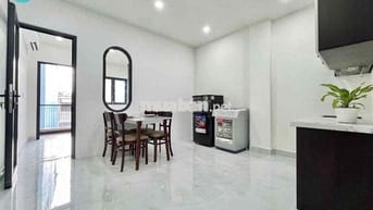 Căn Hộ 1PN Ban Công Nội Thất Cao Cấp Ngay Hàng Xanh