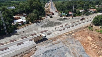 Đất 2 mặt tiền đường kinh doanh ngay phía Tây QL13
