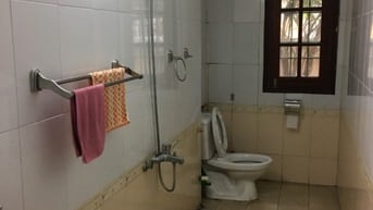 Cho thuê nhà Ngõ 4 phố Đặng Văn Ngữ, Đống Đa,Hà Nội 160m2/4.5 tầng 