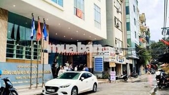 Sát cổng Trường CĐ CN Bách Khoa Mỹ Đình - 5 tầng/40m²/MT4m- DÂN XÂY
