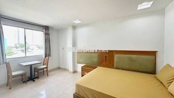 Phòng đón nắng cửa sổ trời to thoáng mát gần Lotte Mart - Quận 7