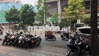 KTX đối diện UEH Quận 10 đầy đủ nội thất, bao hết chi phí