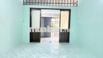 Bán nhà mặt tiền đường Hoàng Quốc Việt