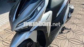 Vario 150 2021 bạc tên đỏ như mới.