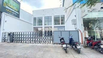 Chỉ 120 triệu 12x25 2 tầng trống suốt KDTD - Trần Hưng Đạo Quận 1