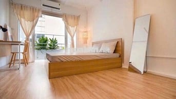 Căn hộ full nội thất ban công ngay ngã tư hàng xanh gần Q1