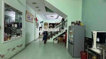 nhà 4,5tỷ TL ngang 4 dài 10( nở hậu 7m), hẻm rộng 4m, ds 2, p16