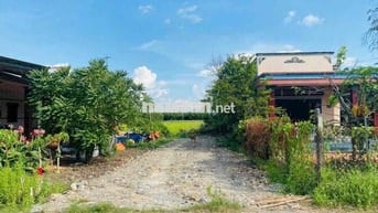 Cô Xuân cần bán gấp miếng đất ngay mặt tiền Basa 153m2 - Giá 490Tr