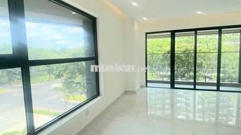 CHo thuê căn Skylinked Villa - Celadon CIty 3PN, 2 xe hơi đỗ tại nhà