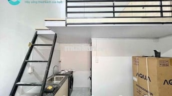 phòng có gác full nội thất rộng28m2 nằm ngay công viên làng hoa