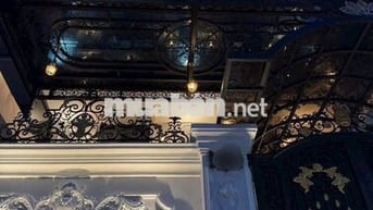 (8,8 TỶ)-DT 600tr/1 năm-CHDV Hiếm 9P-full nội thất-4x18m- 6 tầng mới-