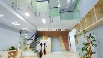 Cho thuê nguyên căn 4PN 5WC Q1. Tuyển sale đăng bài