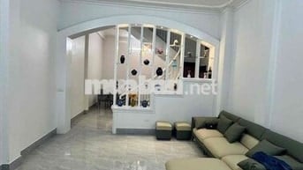 Nhà đẹp ở ngay phố Kim Ngưu ngõ 3 gác tránh xe máy ,sổ đỏ đẹp nở hậu