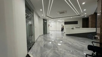 CHo thuê nhà lô góc Dịch Vọng Hậu 160m x 7 tầng 01 hầm PCCC đầy đủ 250