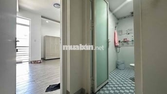 * Long Phòng Thật * Ban công mặt tiền thoáng zá hạt zẻ