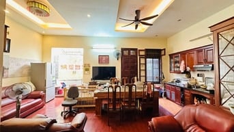 Bán nhà Tây Hồ 150m, MT 8m, ô tô ra vào, 100m ra Hồ Tây. 29,5 tỷ