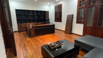  Cho thuê nhà ngõ 31 trần quốc hoàn 85m x4T ô tô đỗ cửa
