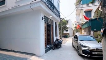 NHÀ PHỤNG CHÂU:  5 TẦNG MỚI  ĐẸP Ô TÔ ĐÕ CỔNG - NỘI THẤT CAO CẤP 