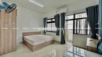 CĂN HỘ FULL NỘI THẤT CÓ BAN CÔNG LỚN NGAY TRUNG TÂM TÂN BÌNH