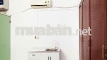 Phòng trọ lầu 2, Nguyễn Cửu Đàm