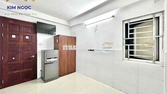 Cho Thuê Stuido Full Nội Thất - Mặt Tiền Không Hẻm - Cửa Sổ Giếng Trời