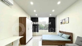 Căn hộ full nội thất cửa sổ lớn ngay chợ Bà Chiểu gần Q1