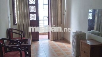 Cho thuê nhà ở 35m2, 2 phòng ngủ, phố Chùa Quỳnh, phường Bạch Mai