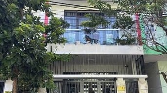 Chính chủ gởi bán nhà 3 tầng Mặt tiền Hoà Phú LIÊN CHIỂU
