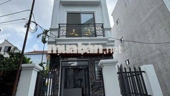 4.1 tỷ nhà Phụng Châu ô tô đỗ cửa- Cổng sân riêng 54m2